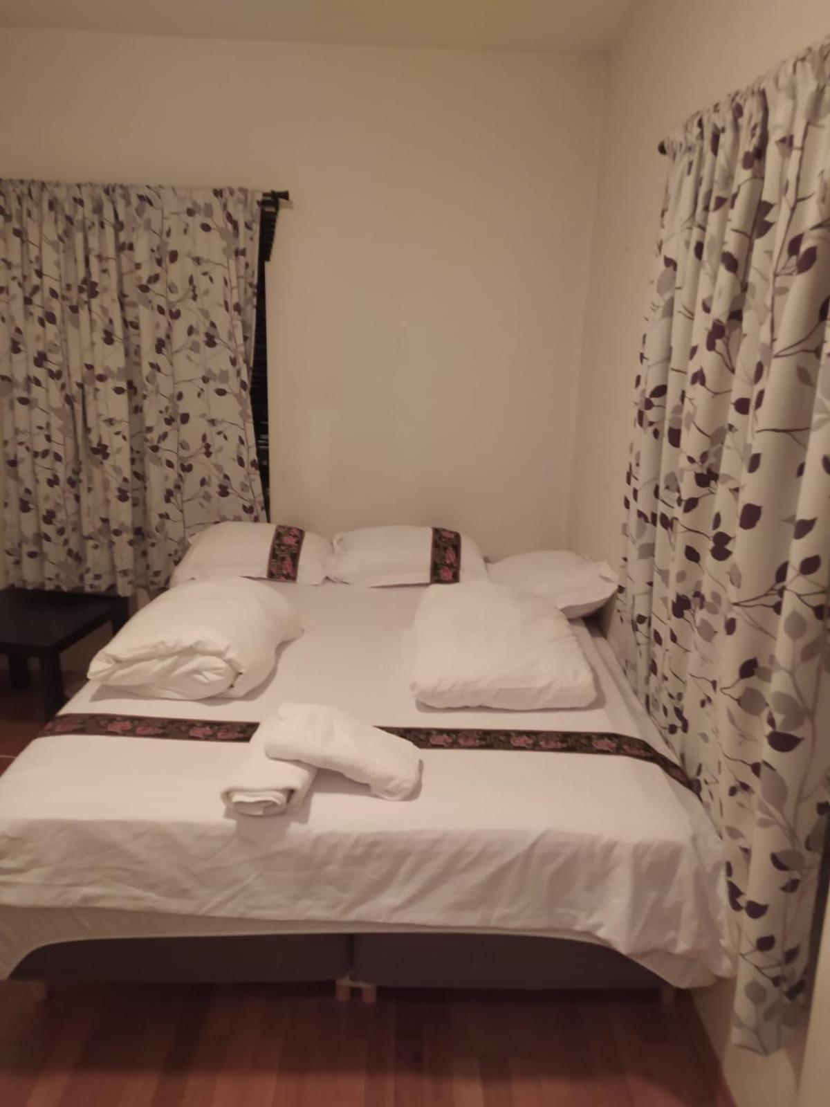 Nice 1-Bedroom Apartment In Heart Of The City Stavanger Esterno foto